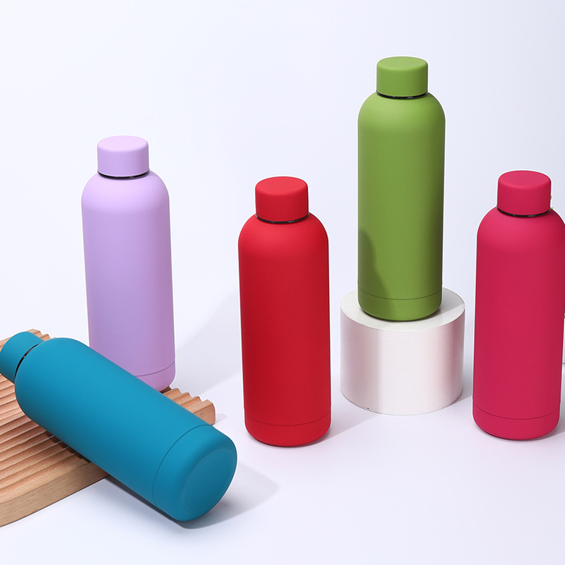 रंगीन स्टेनलेस स्टील की पानी की बोतल